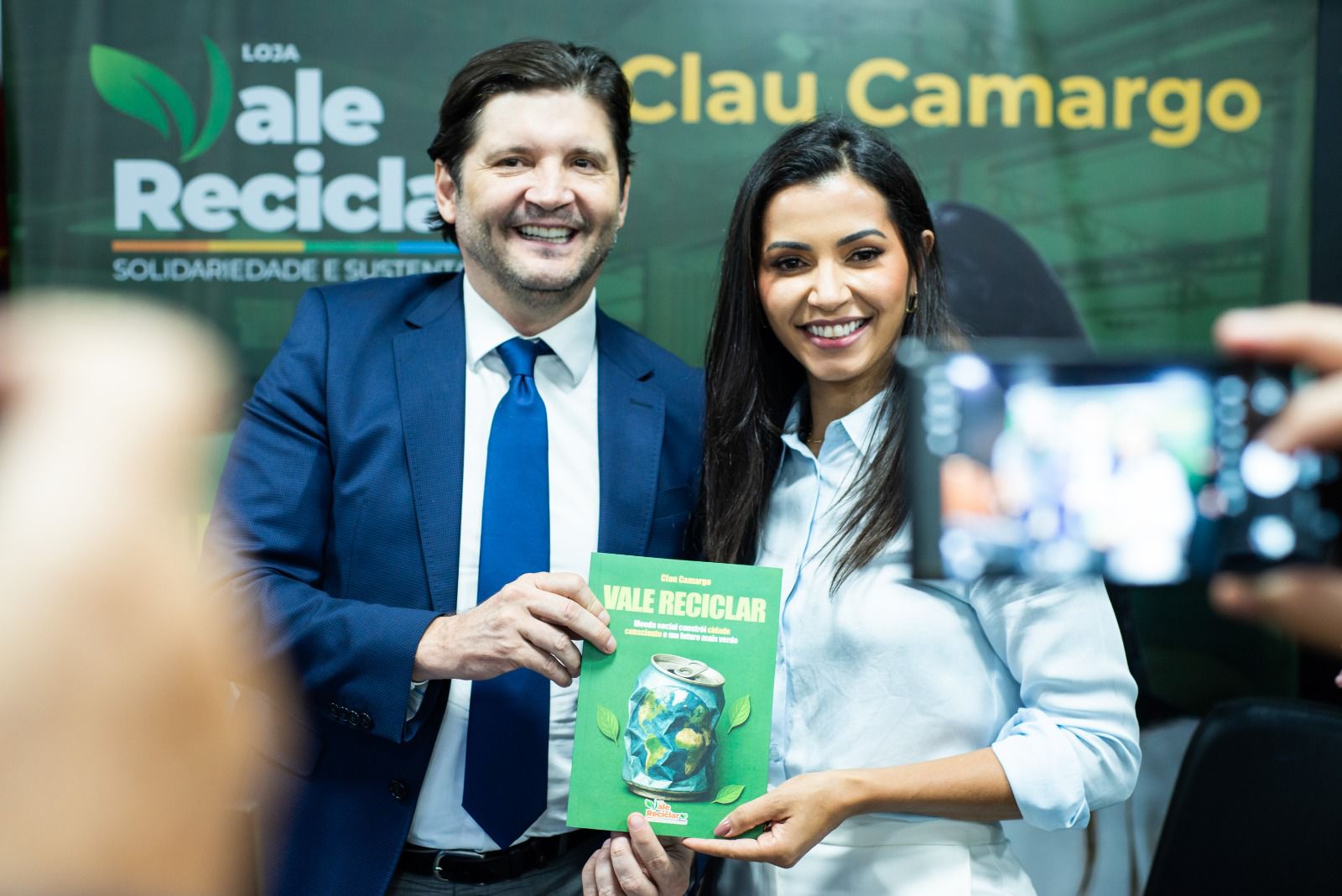 Clau Camargo lança livro Vale Reciclar na Assembleia Legislativa 