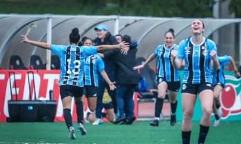 Com emoção, Grêmio e Flamengo avançam à final da Copinha Feminina