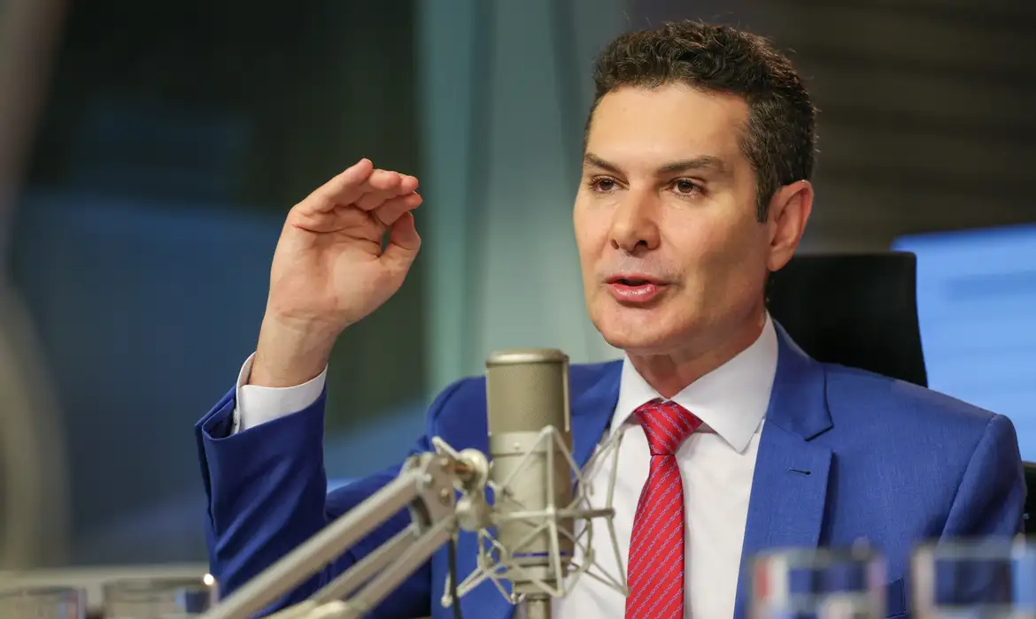 Governo federal vai investir R$ 4 bilhões em trens no Recife