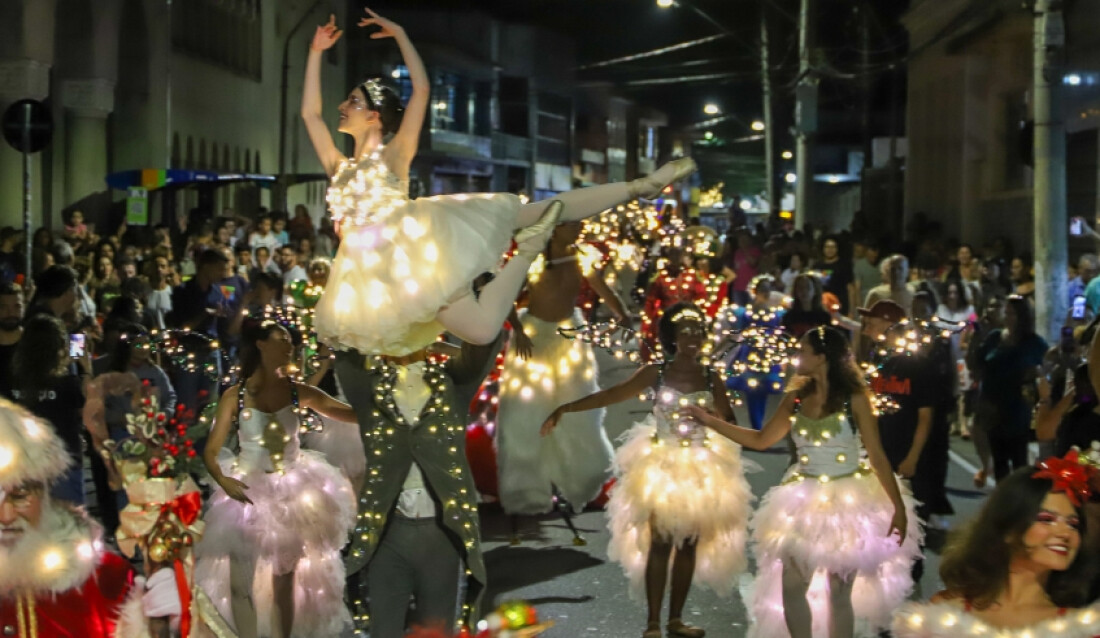 Parada das Luzes aquece a programação do Natal que Abraça na sexta-feira (19)