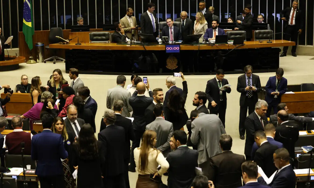 Câmara aprova redução de benefícios fiscais; projeto vai ao Senado