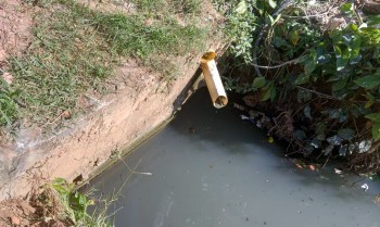 Quilombo em Cabo Frio denuncia despejo de esgoto na comunidade