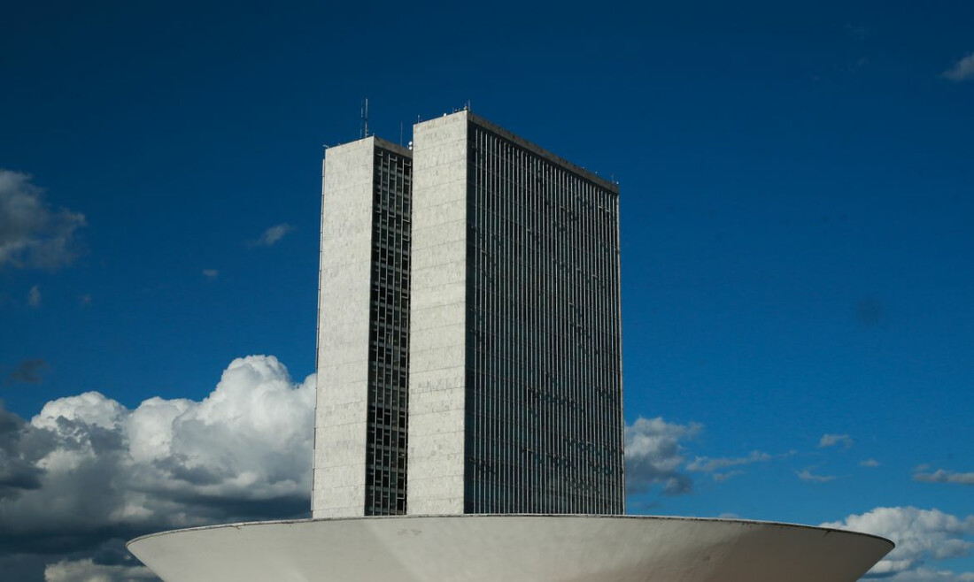Câmara cancela passaporte diplomático de Eduardo Bolsonaro e Ramagem