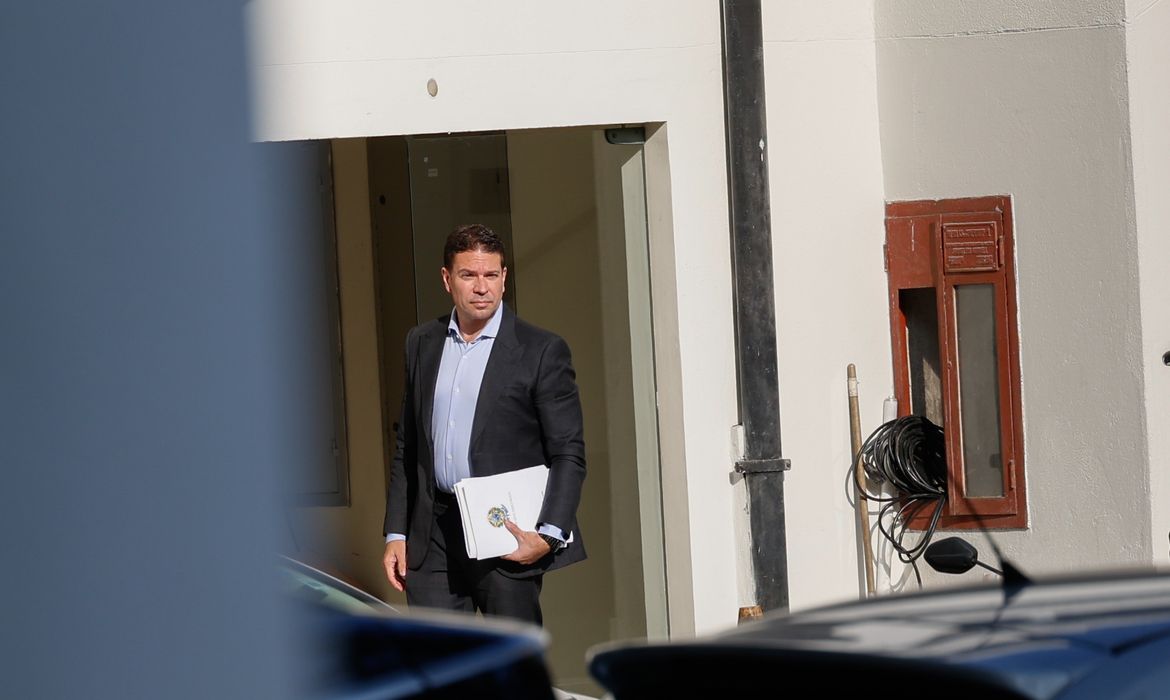 MJ formaliza ao Itamaraty pedido de extradição de Ramagem