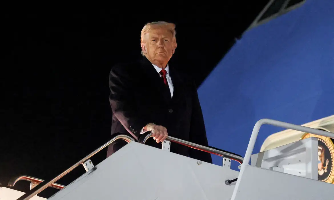 Trump aconselha Maduro a levar a sério ameaças dos Estados Unidos