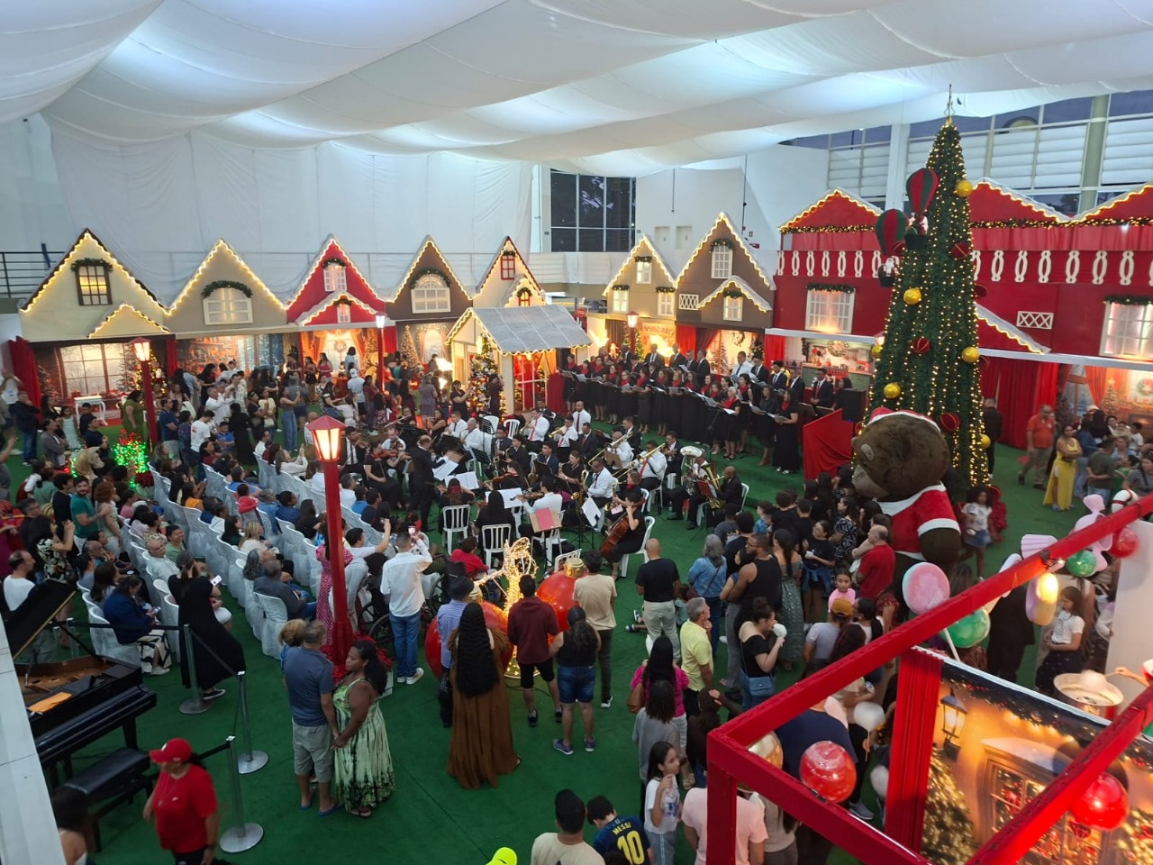 Estação Natal Poá 2025 encerra programação nesta terça-feira (23)