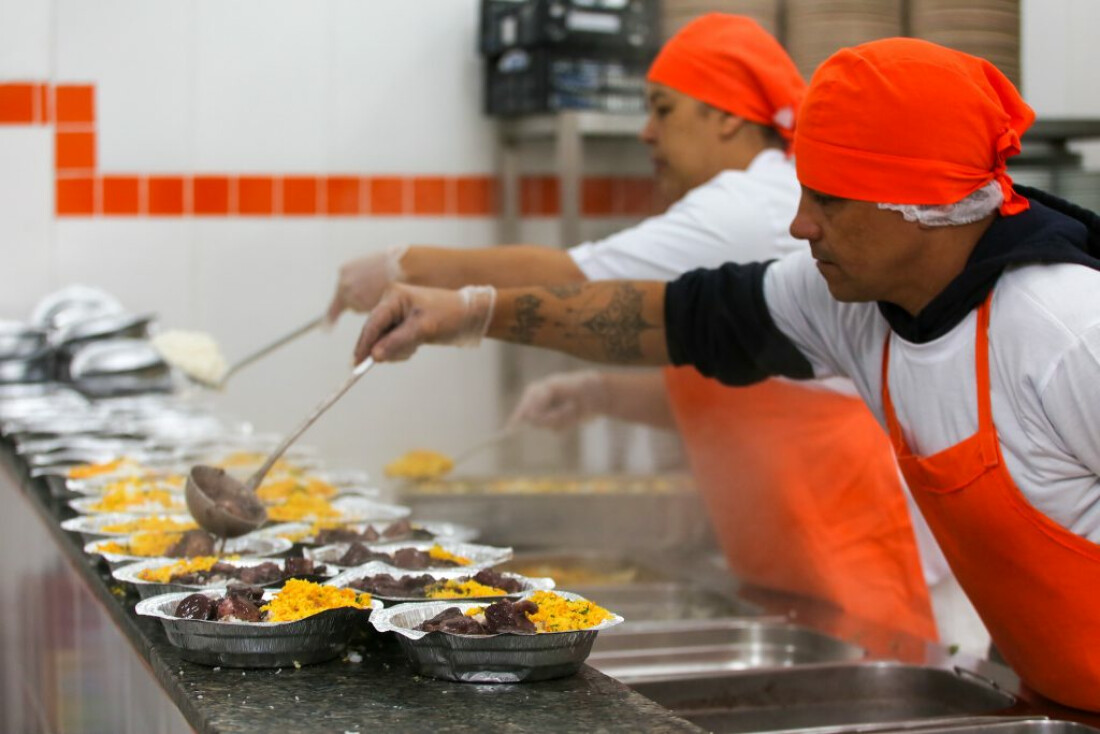 Restaurantes Bom Prato servirão almoços especiais nos dias de Natal e Ano Novo