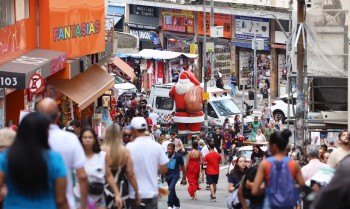Compras de última hora agitam comércio popular em São Paulo