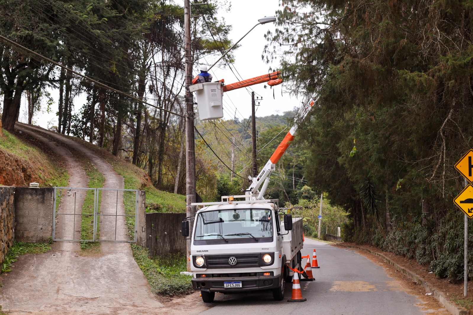 EDP conclui instalação de mais de 600 luminárias de LED nos bairros de Guararema