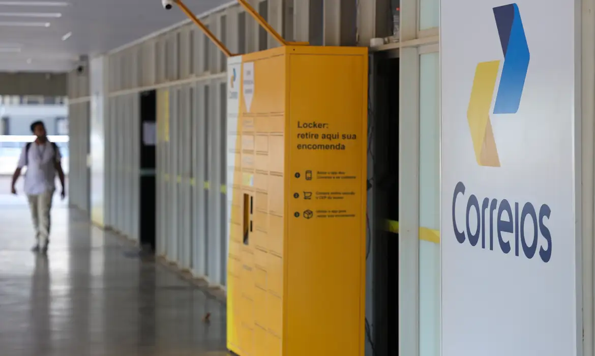 Correios estuda abrir capital e faz empréstimo de R$ 12 bi com bancos 