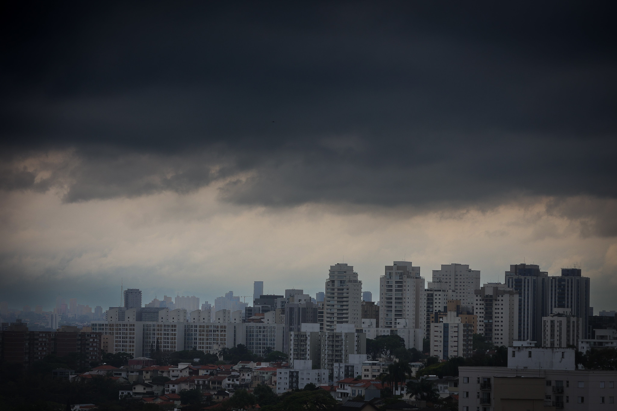 Defesa Civil de SP alerta para mudanças no tempo e chuva intensa