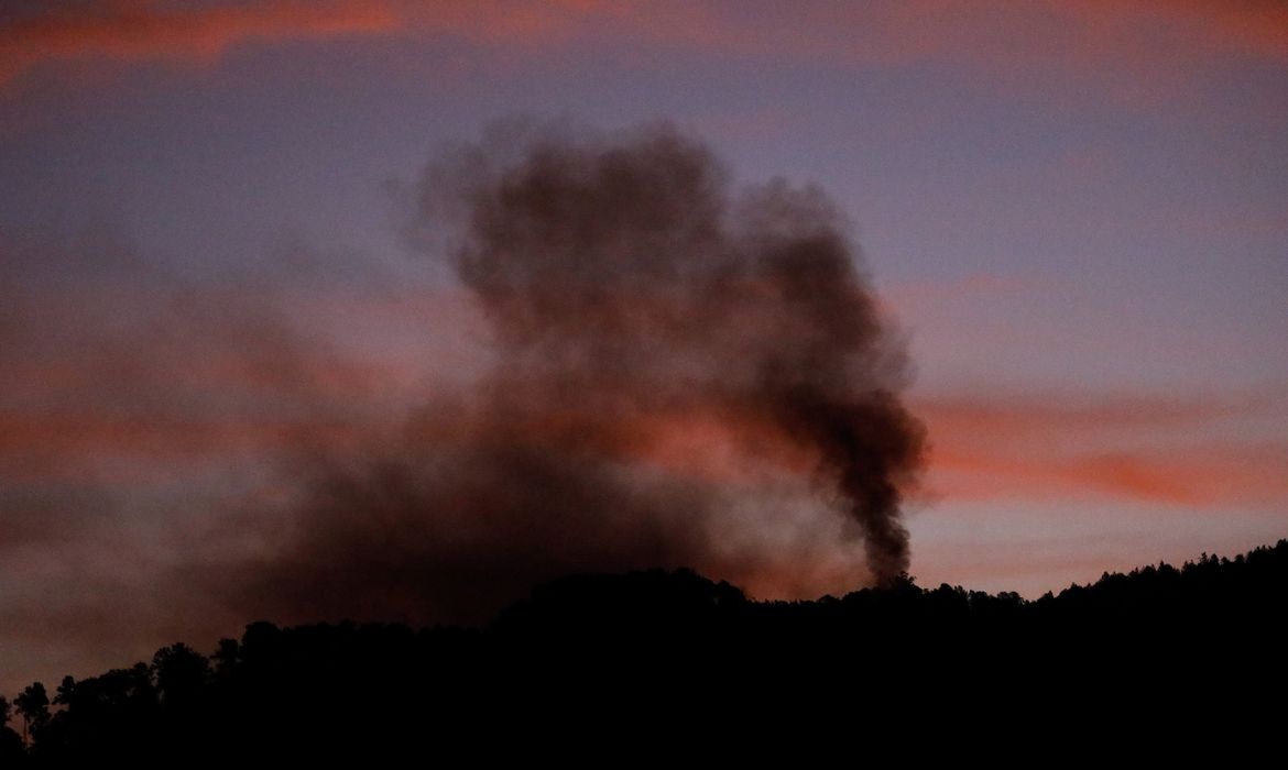 Bernie Sanders e Kamala Harris criticam ações de Trump na Venezuela