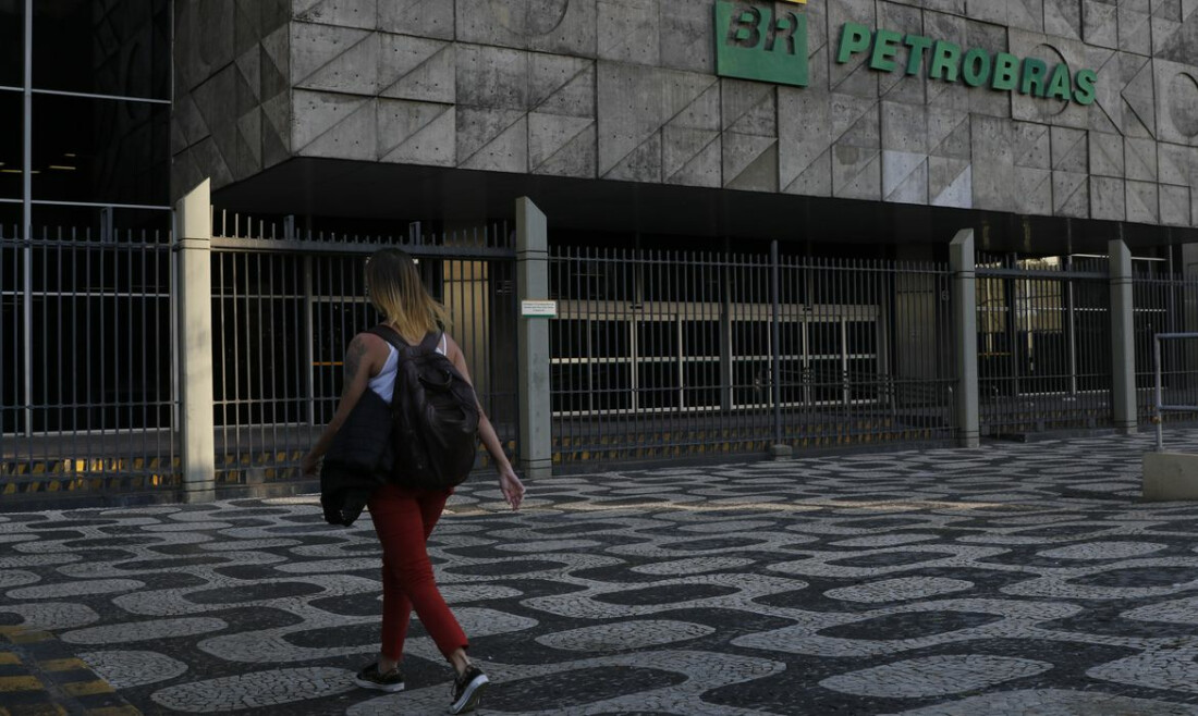 Petrobras confirma vazamento de fluido de perfuração a 175 km do AP