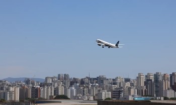 Preço médio das passagens aéreas cai 20% em novembro