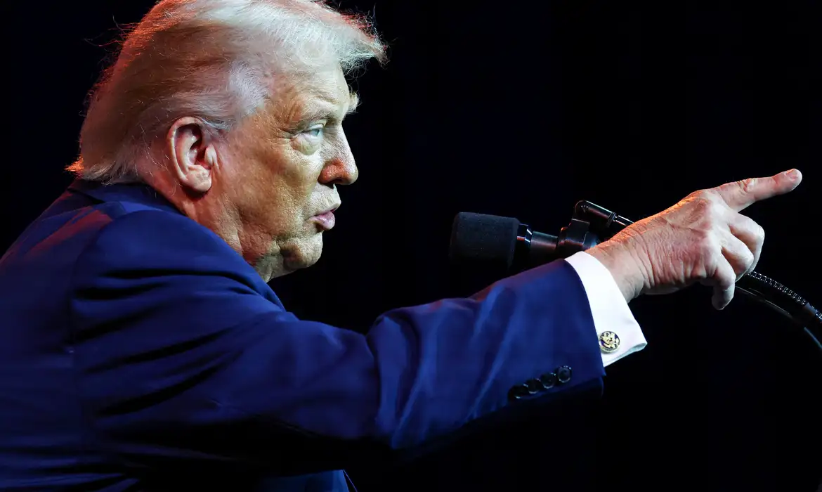 Trump diz que EUA atacarão cartéis de droga por terra