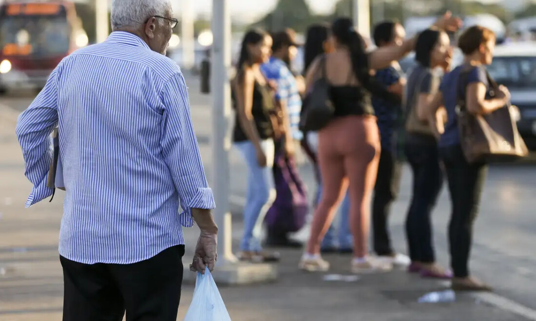 Teto de pensionista e aposentado do INSS sobe para R$ 8.475,55 em 2026