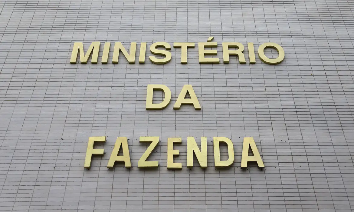 Fazenda comemora IPCA de 4,26% e projeta menor inflação do Plano Real