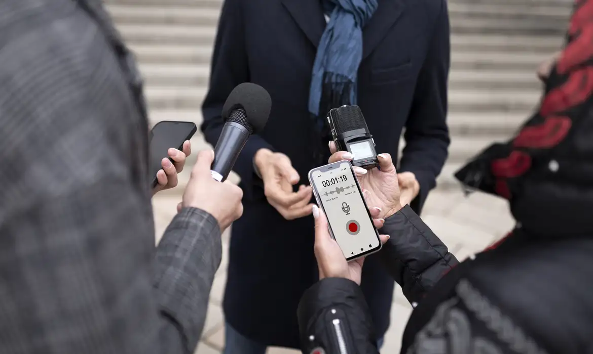 Nova profissão multimídia prejudica jornalistas, dizem sindicatos