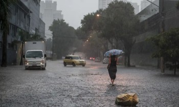 Defesa Civil de SP alerta para ocorrência de chuva forte no estado