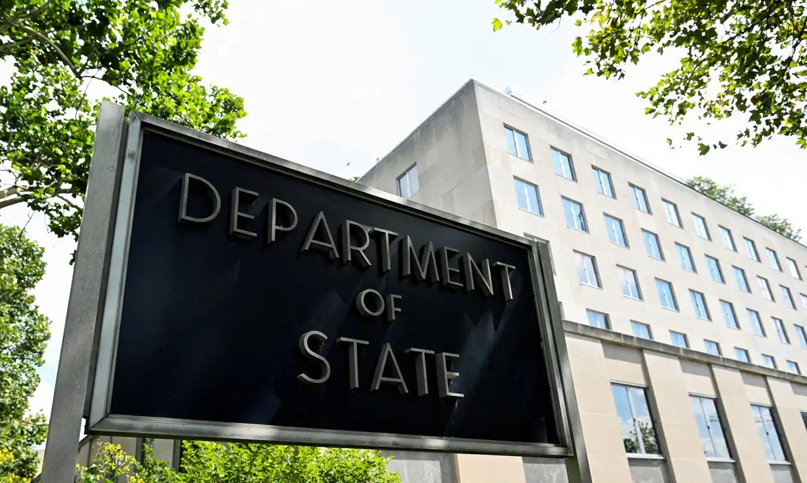 Governo Trump revoga mais de 100.000 vistos, diz Departamento dos EUA