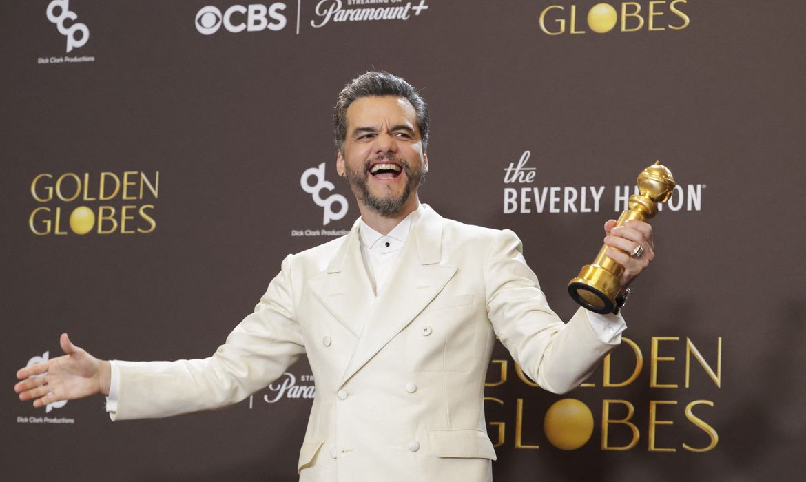 Lula liga para Wagner Moura e Kléber Mendonça e parabeniza por prêmios