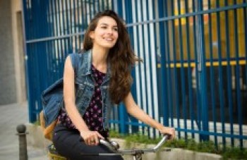 Marina Moschen vive primeira protagonista