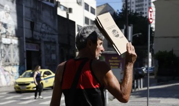 Defensorias acionam Justiça por medidas para enfrentar calor no Rio