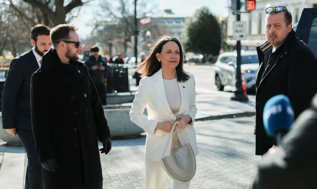 Trump reúne-se com María Corina após elogiar Delcy Rodríguez
