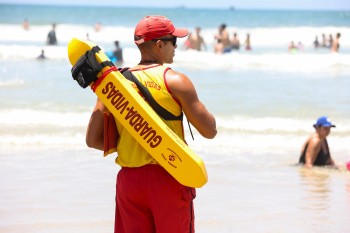 9 em cada 10 mortes por afogamento ocorrem por correntes de retorno