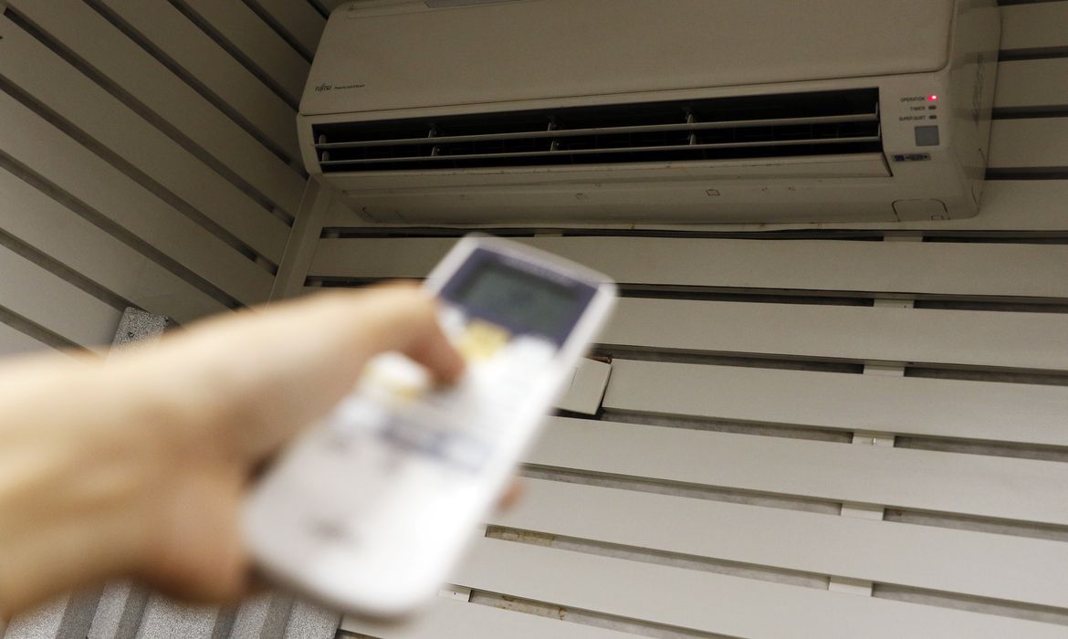 Saiba como gastar menos com o uso do ar-condicionado