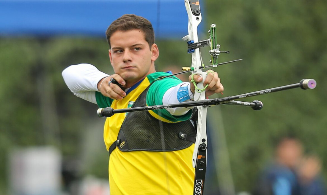 Marcus D'Almeida é bronze em etapa do mundial de tiro com arco indoor