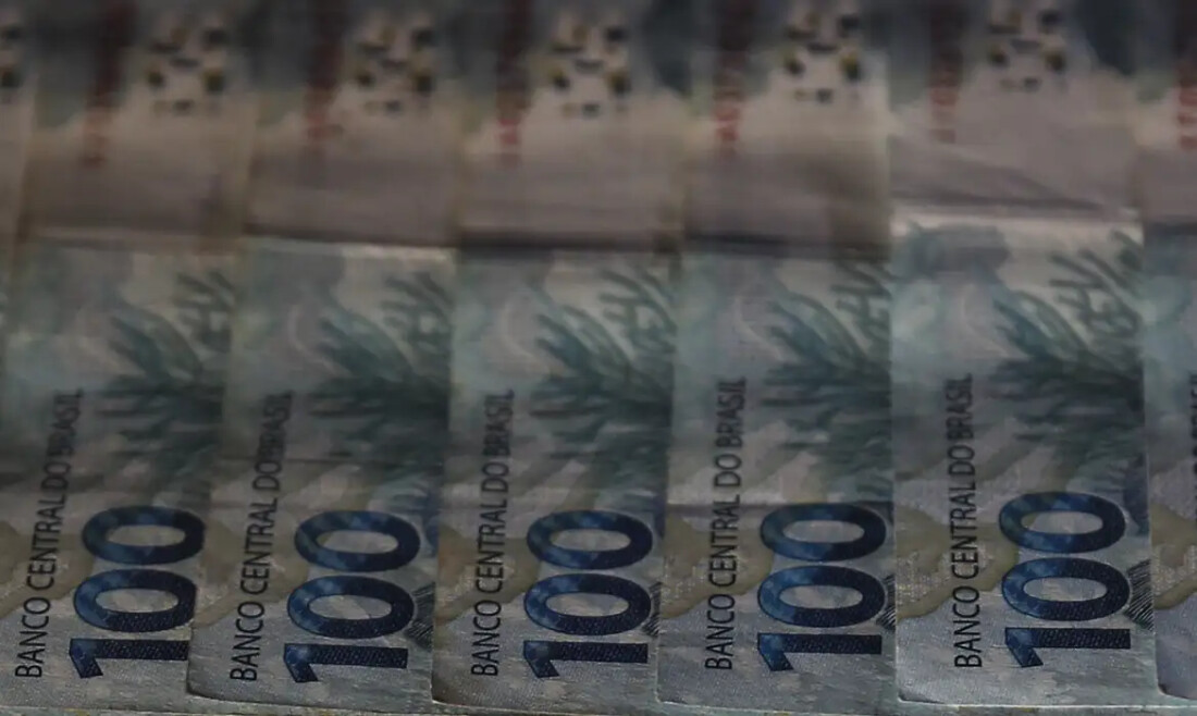 Arrecadação federal bate recorde de R$ 2,89 trilhões em 2025
