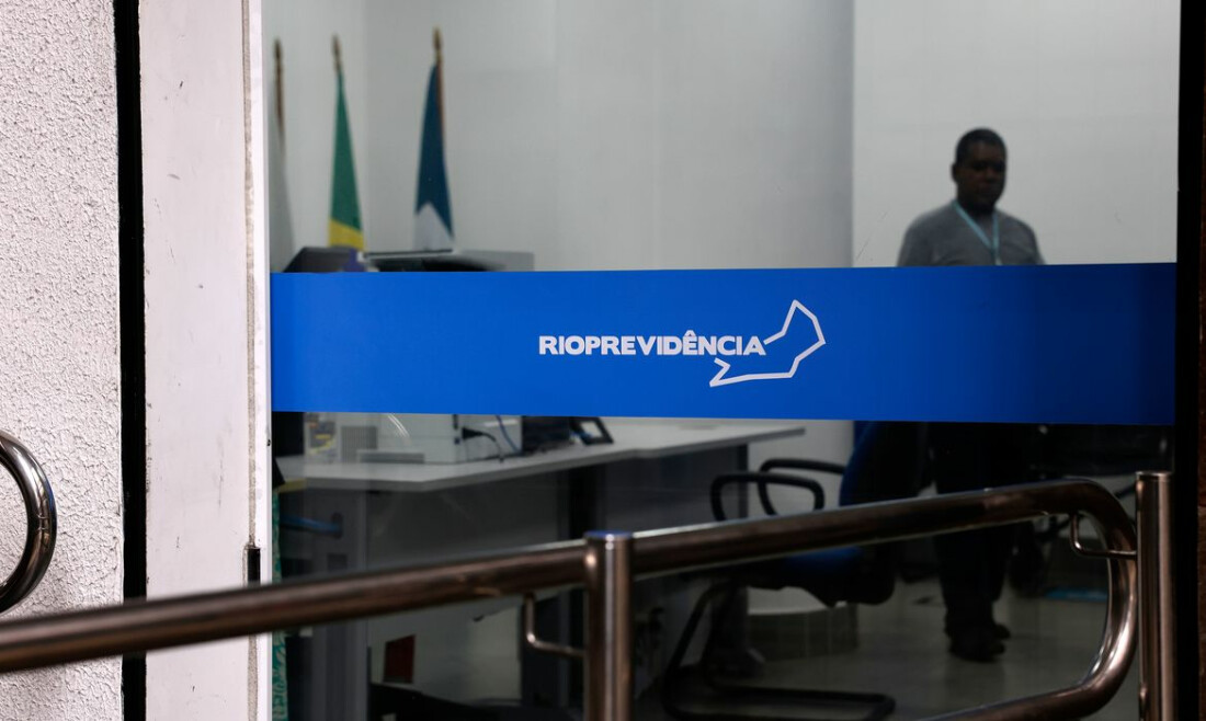 Cláudio Castro exonera presidente da Rioprovidência
