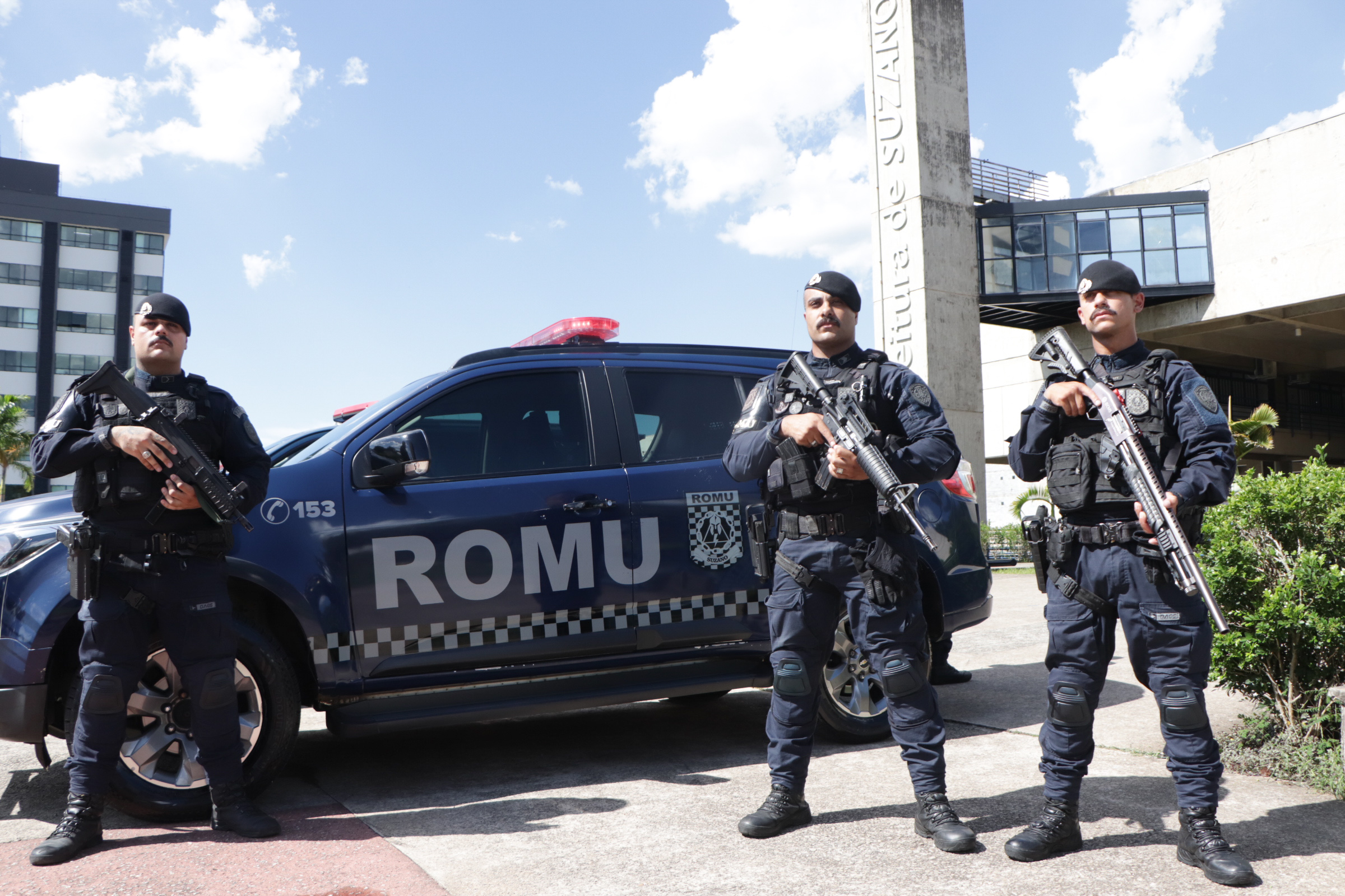 Romu apreende dois adolescentes por roubo de celular no centro de Suzano