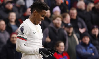 Estêvão brilha em vitória do Chelsea sobre Crystal Palace por 3 a 1