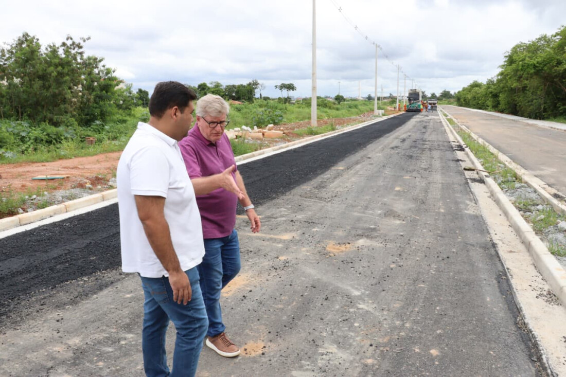 Prefeito vistoria obras da avenida Senador Roberto Simonsen e do Rodoanel