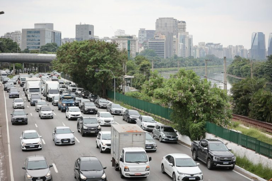 Detran-SP moderniza CNH: exame prático sem baliza e com carro automático