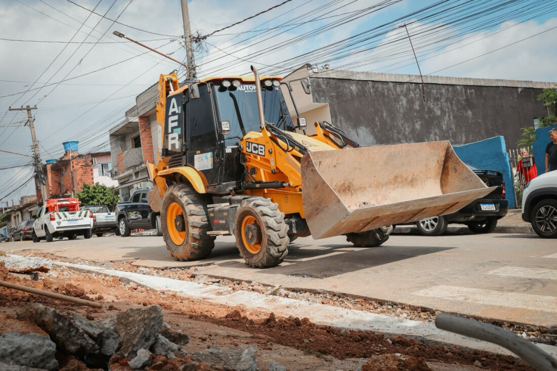 Secretaria de Obras realiza melhorias viárias na Vila Margarida