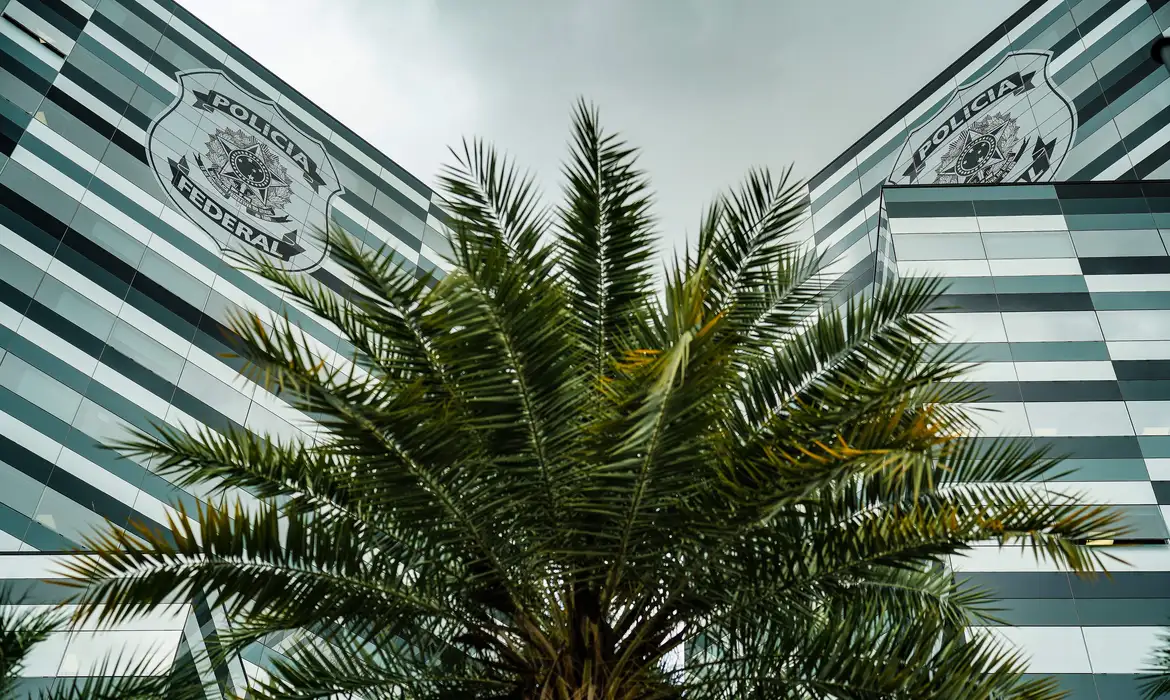 PF adia depoimentos de três investigados no inquérito do Banco Master