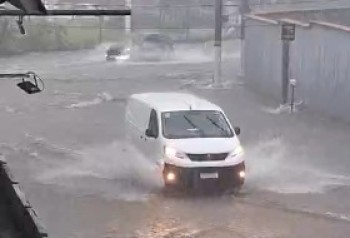 Chuva intensa causa alagamentos e transtornos em cidades do Alto Tietê