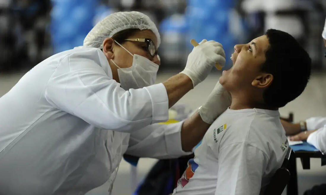 Governo deve entregar mais 400 unidades odontológicas móveis