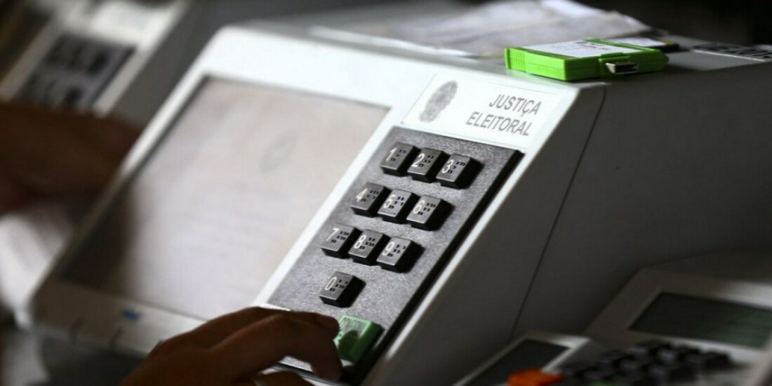 Mais de 156 milhões de brasileiros vão às urnas neste domingo