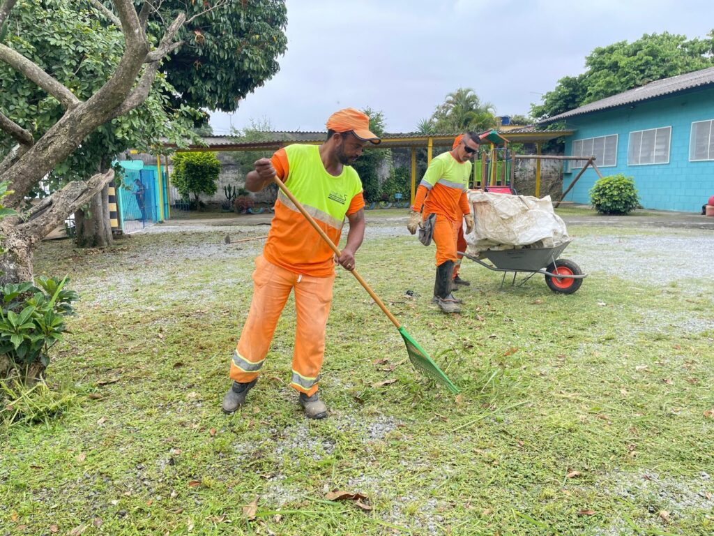 Ferraz realiza cronograma de manutenção nas 66 escolas