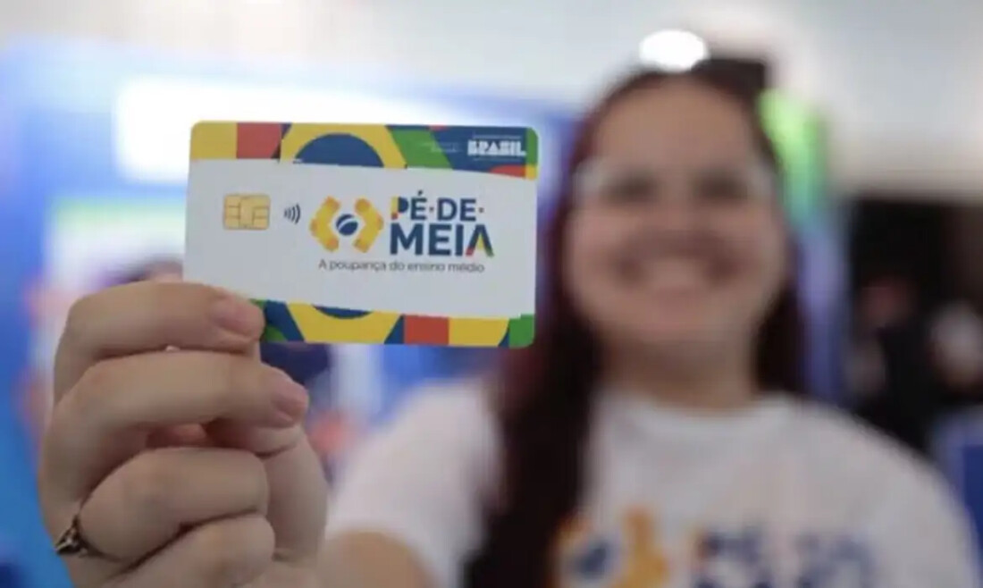 Beneficiários do Pé-de-Meia podem fazer aplicação no Tesouro Direto
