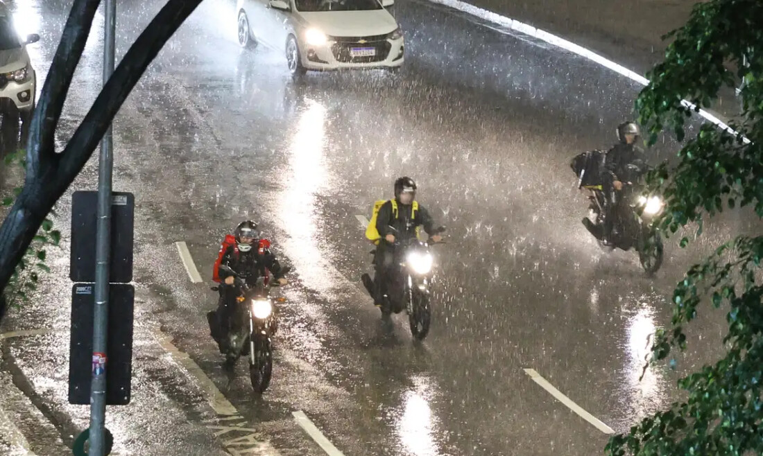 Defesa Civil alerta para risco de chuvas fortes em São Paulo