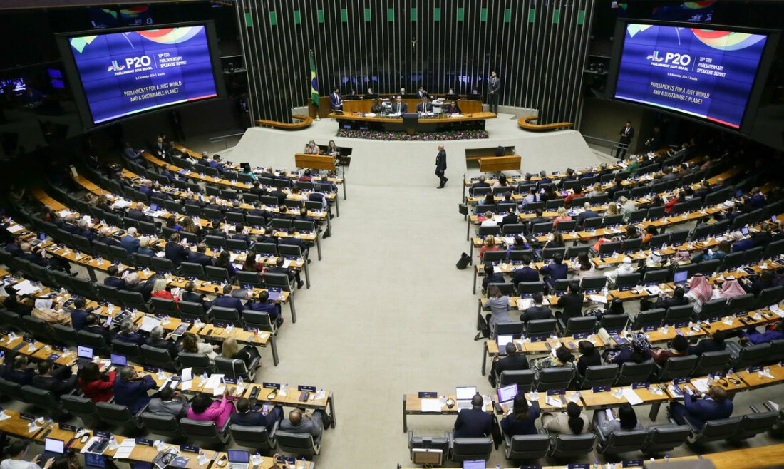 Fachin discursa no Congresso e defende independência dos Poderes