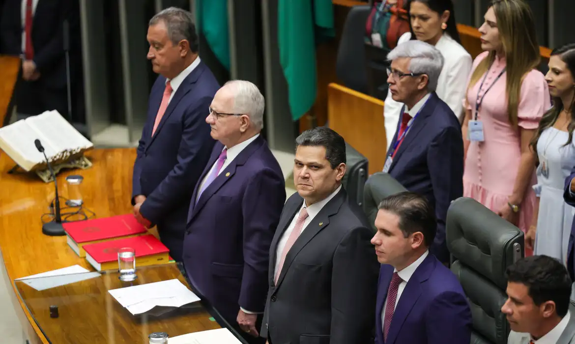 Davi Alcolumbre prega convivência pacífica entre poderes