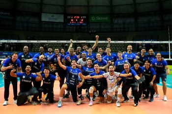 Sabino faz 44 pontos e Suzano vence Sesi Bauru em confronto acirrado