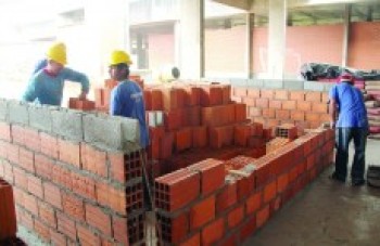 Mogi e Suzano demitem quase 300 trabalhadores na Construção Civil