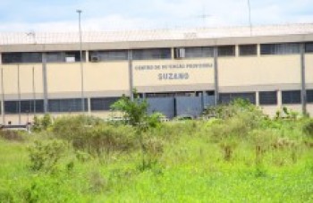 Homem que matou a mãe se suicida no Centro de Detenção